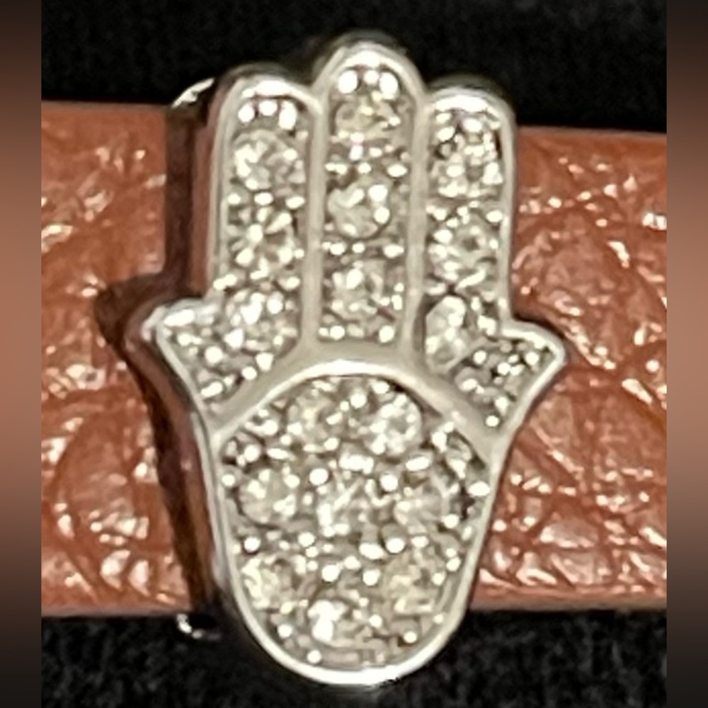 Hamsa-Pave Silver